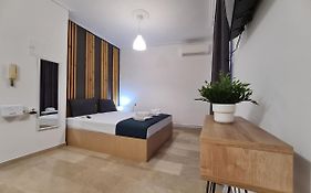 Apartment In The Heart Of The City 5Β